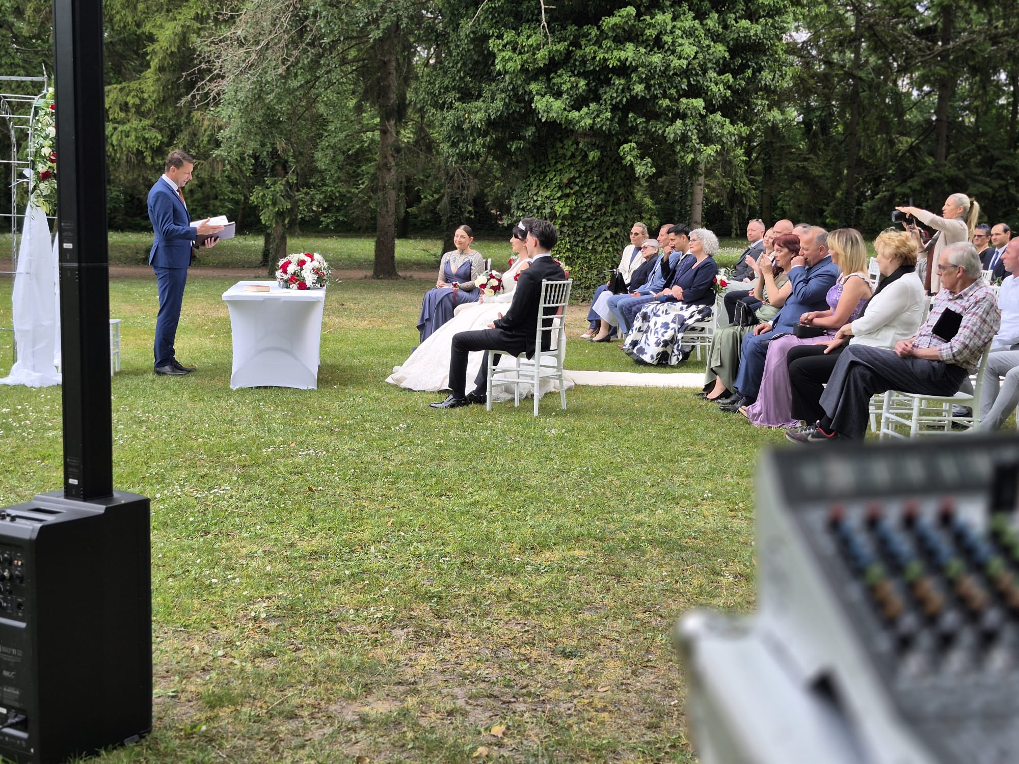 Hochzeits-DJ Wien – Event-Profi bei einer Abendveranstaltung